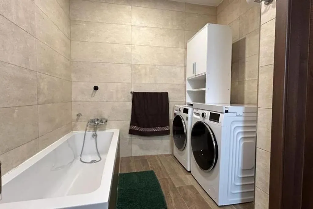 Charming 3-Bed Retreat In Quiet Area- St Julians Apartment Saint Julian's