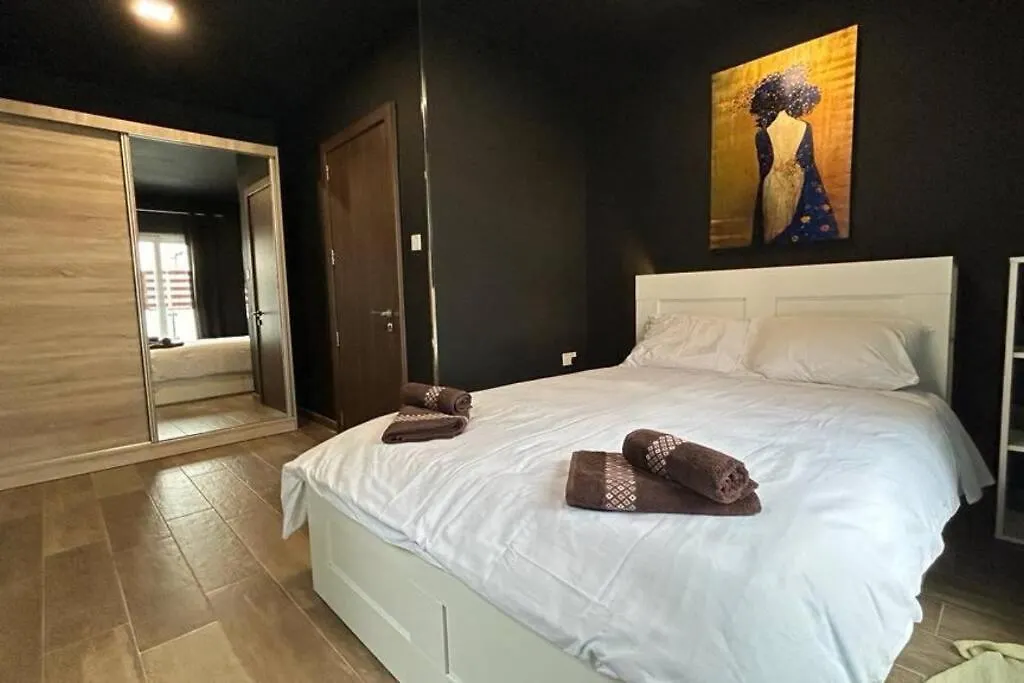 Charming 3-Bed Retreat In Quiet Area- St Julians Apartment Saint Julian's